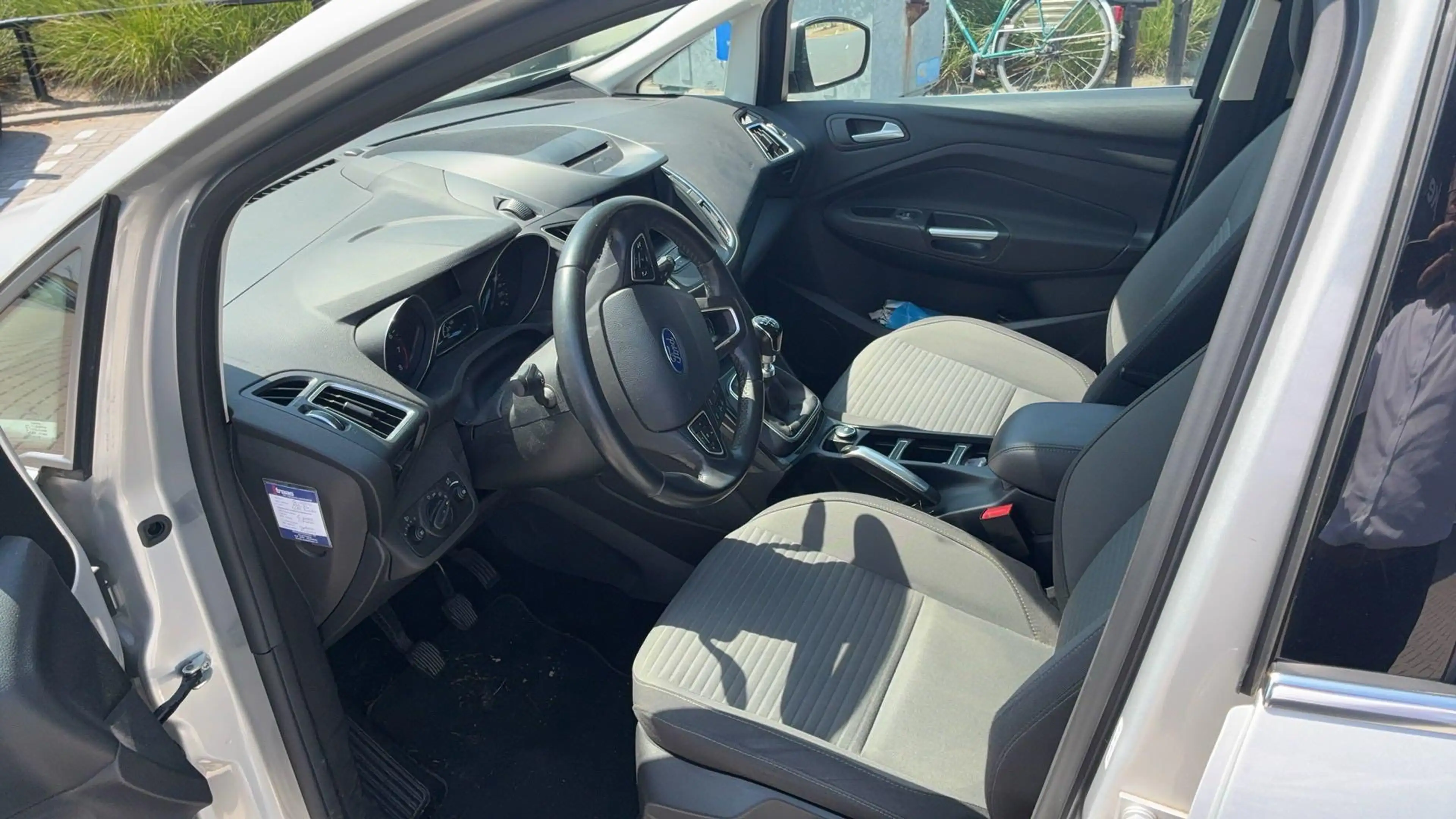Ford C-Max 1.0 Titanium — photo 8