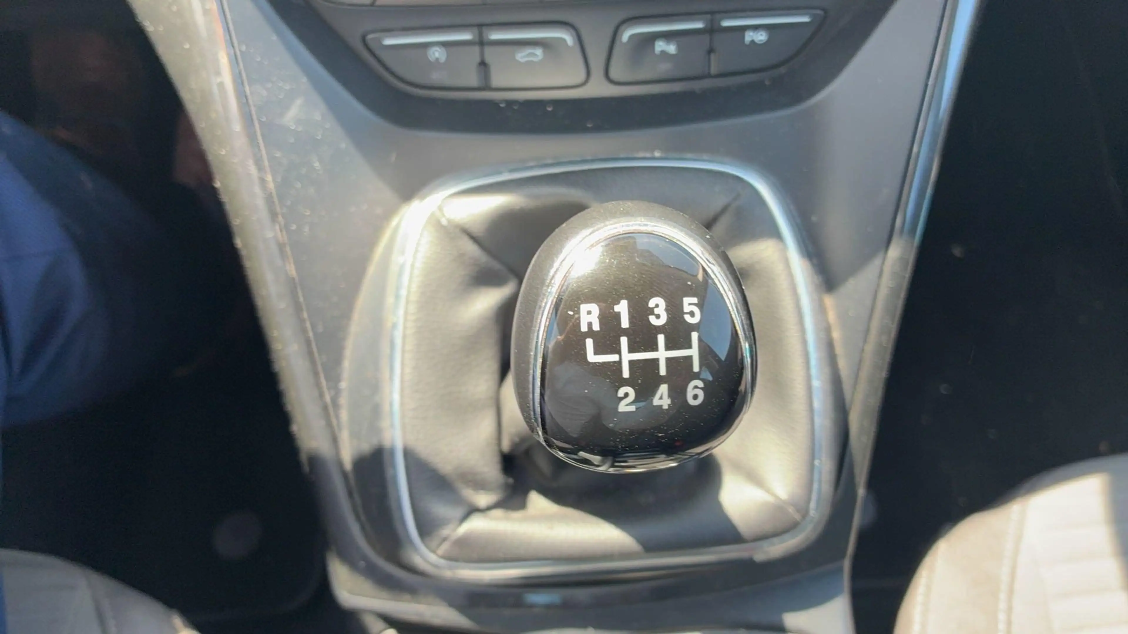 Ford C-Max 1.0 Titanium — photo 14