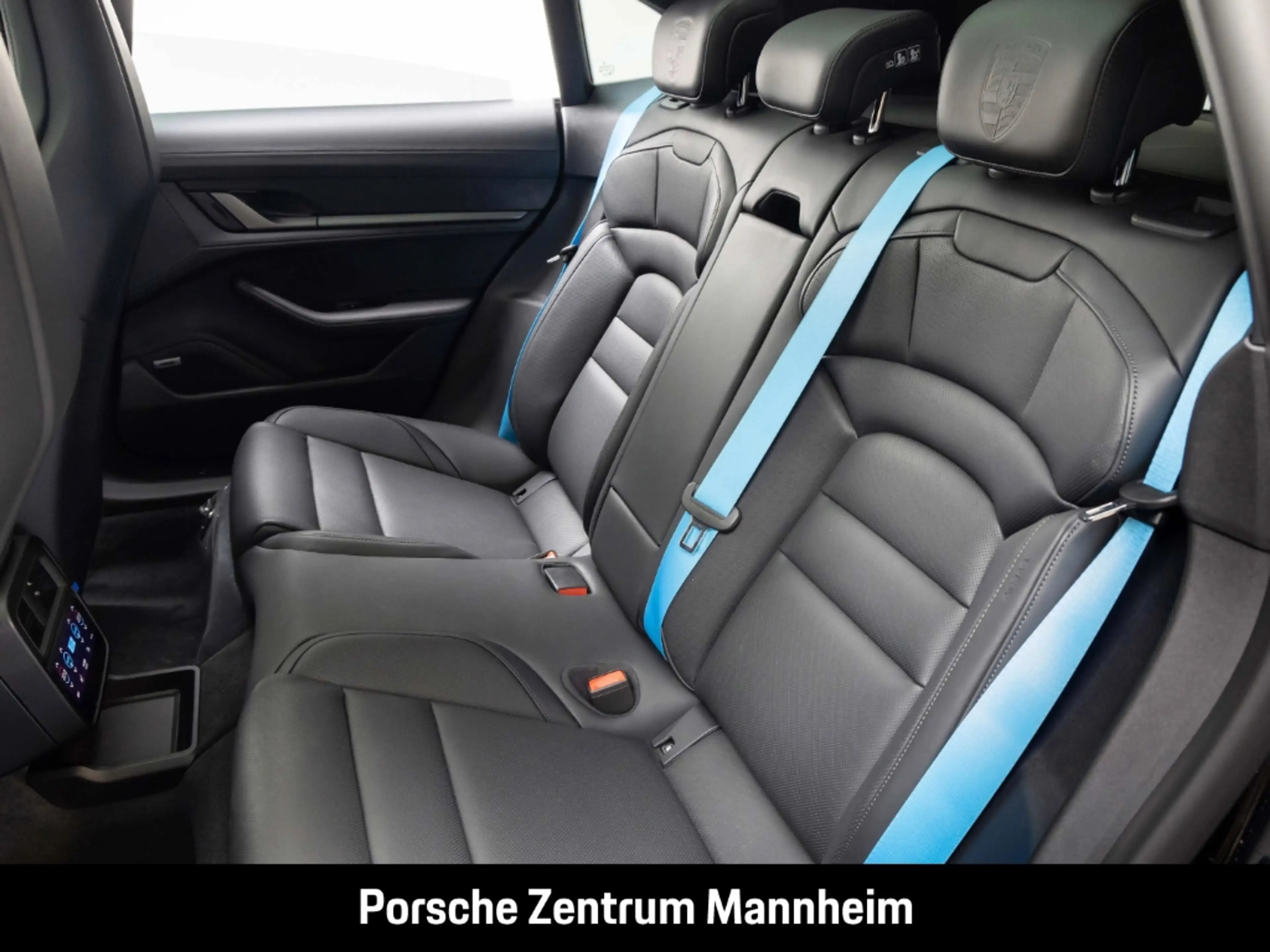 Porsche Taycan 4S Sport Turismo Black Edition — photo 14