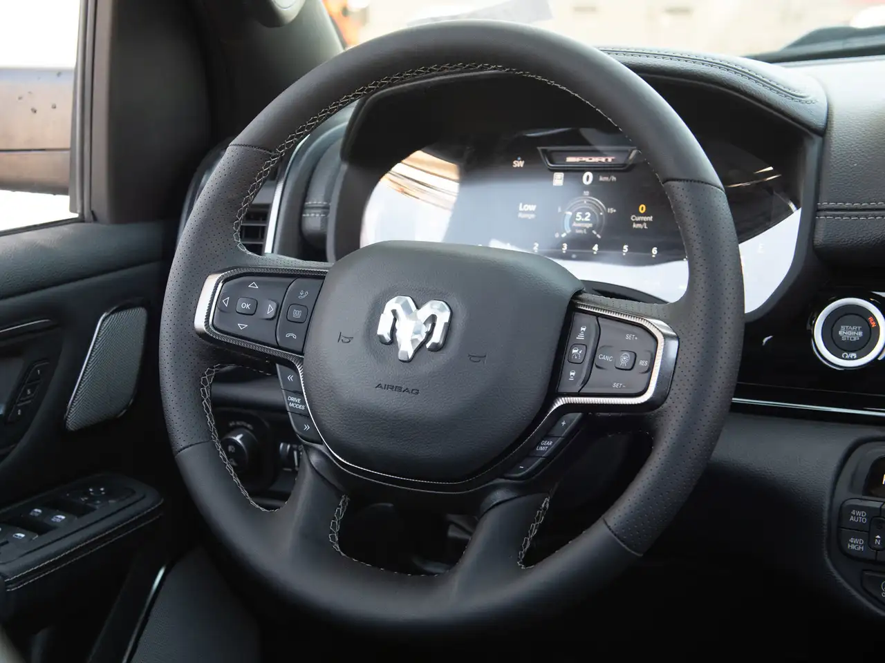 RAM 1500 снимка RAM 1500