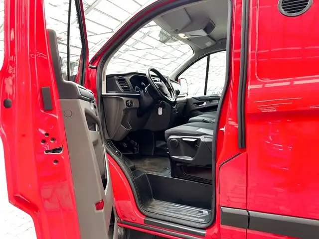 Ford Transit Custom view 8