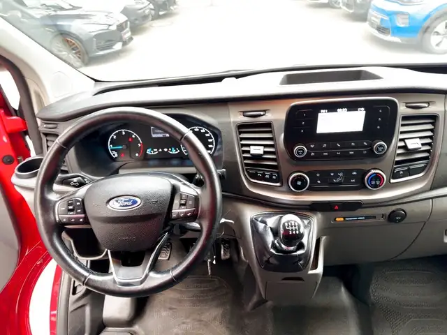 Ford Transit Custom view 9