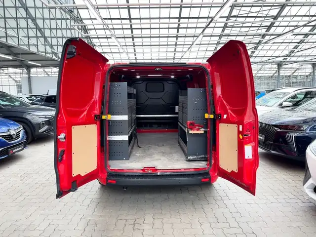 Ford Transit Custom view 6