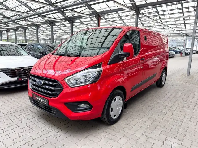 Ford Transit Custom view 3