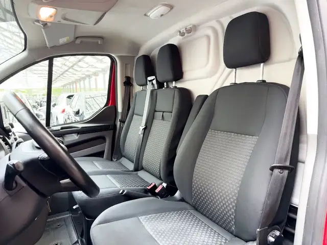 Ford Transit Custom view 14