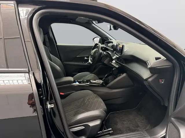 Peugeot 2008 view 11
