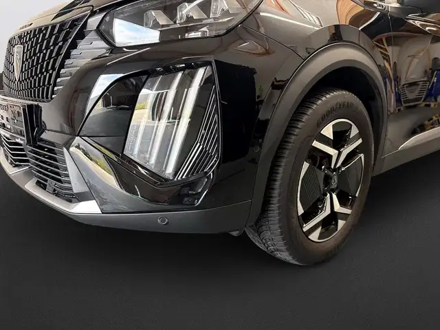 Peugeot 2008 view 9