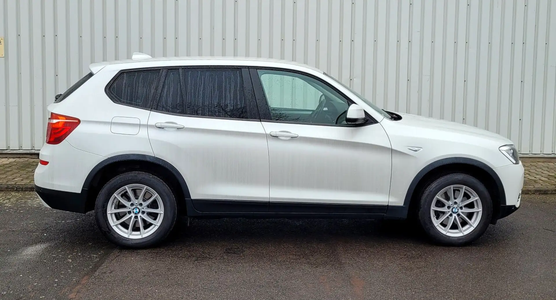 BMW X3 sDrive 20 i.Automatic.Navi.SHZ.PDC.h. Weiß - 2