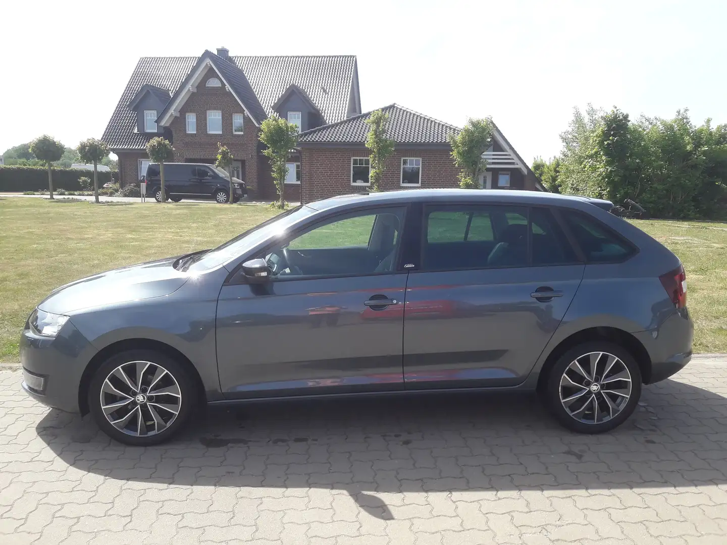 Skoda Rapid/Spaceback Spaceback 1,2 Edition DSG+Navi+Pano+Xenon+ Šedá - 1