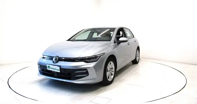 Volkswagen Golf view 3