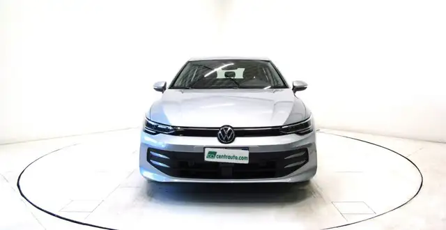 Volkswagen Golf view 2