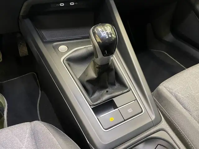 Volkswagen Golf view 8