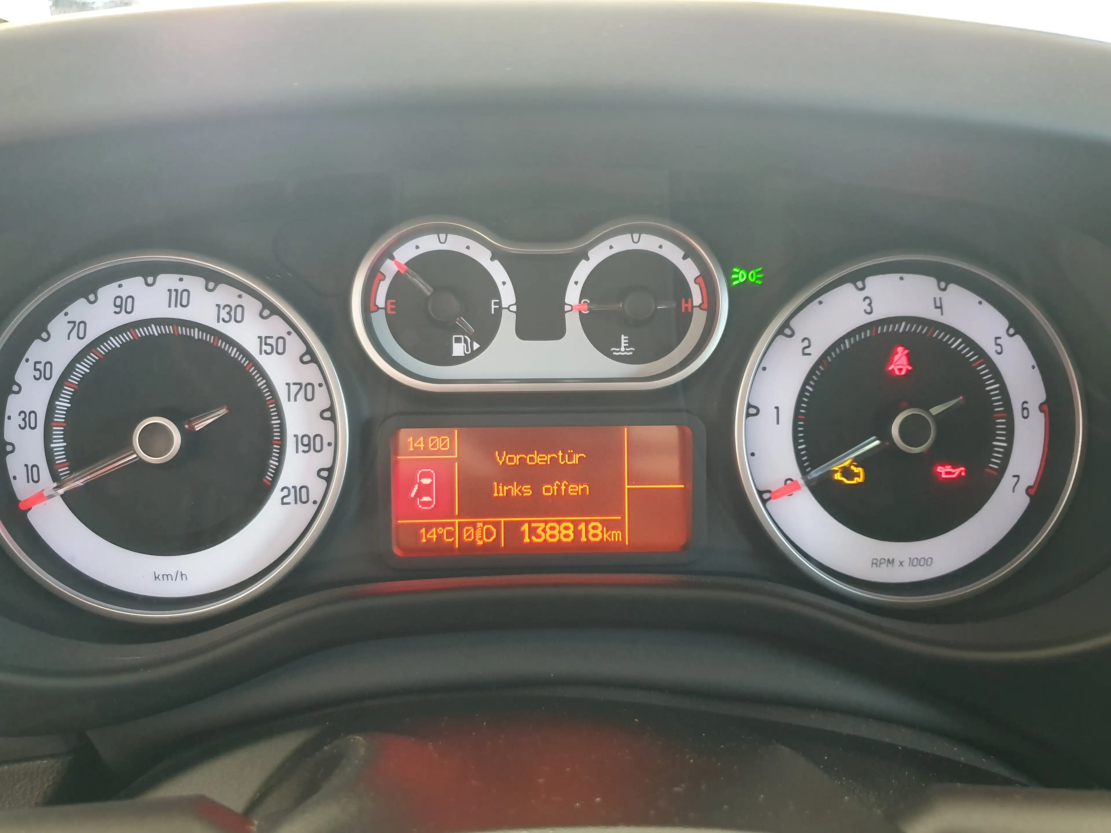 Fiat 500L Lounge — photo 12