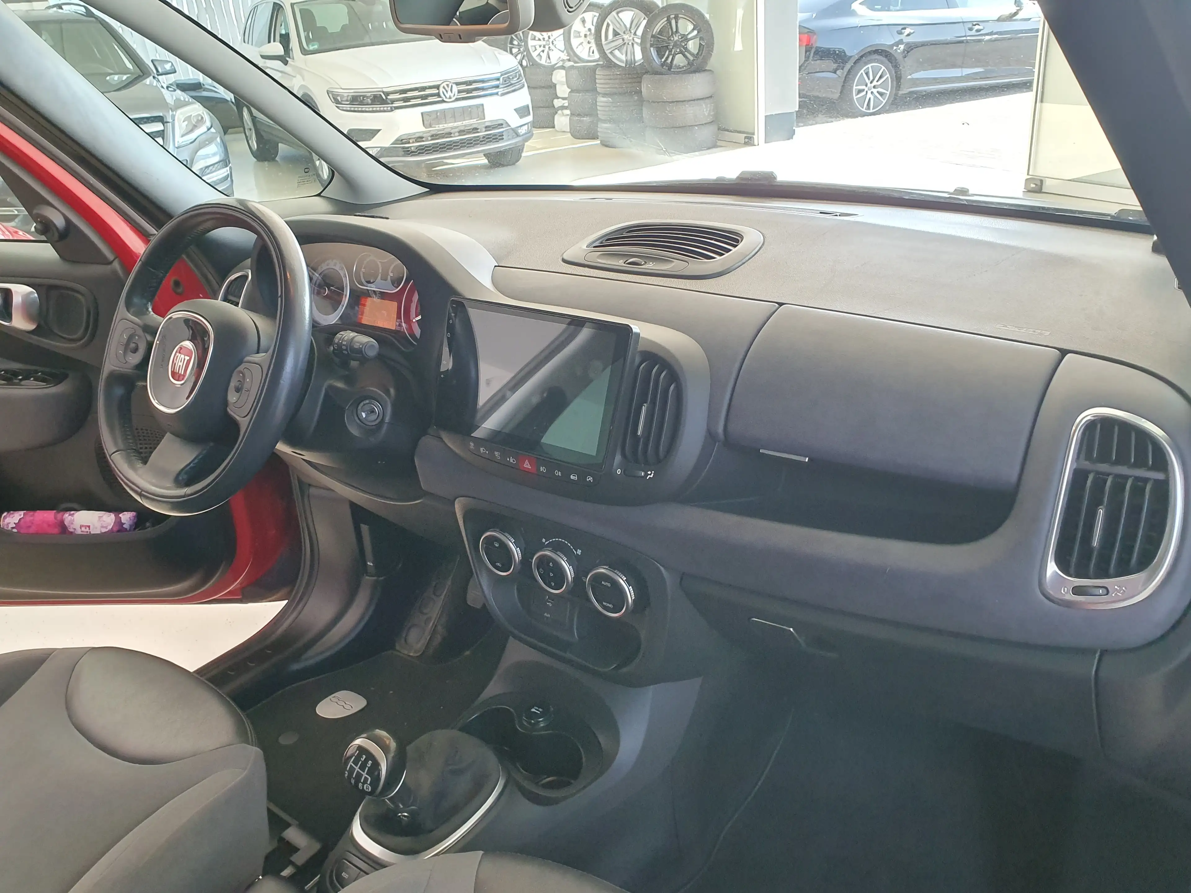 Fiat 500L Lounge — photo 11