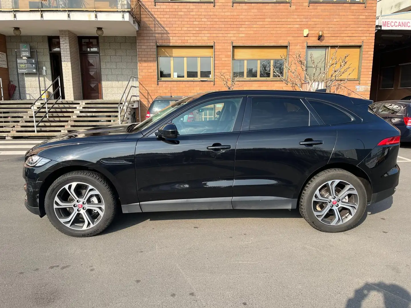 Jaguar F-Pace F-Pace 2015 2.0d Prestige awd 180cv auto Virtual Schwarz - 2