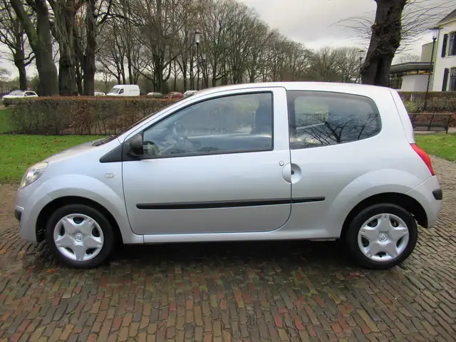 Renault Twingo view 3