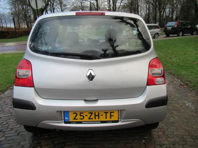 Renault Twingo view 5
