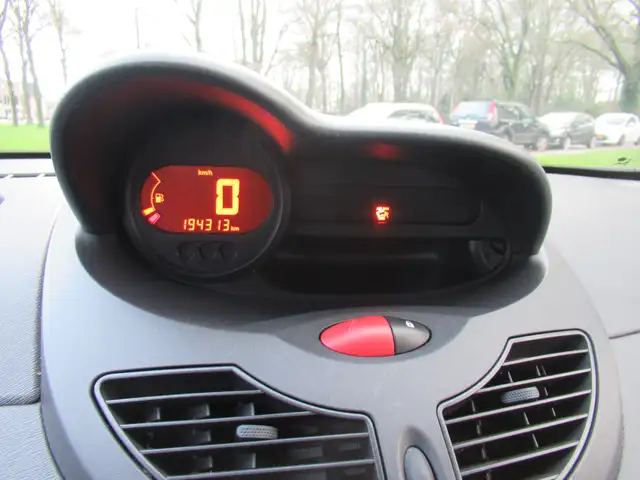 Renault Twingo view 10