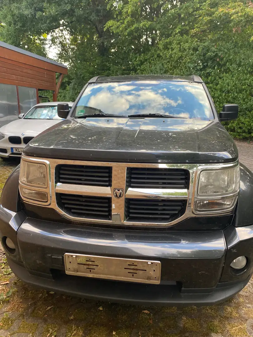 Dodge Nitro Nitro 2.8 CRD DPF Automatik SXT Schwarz - 1