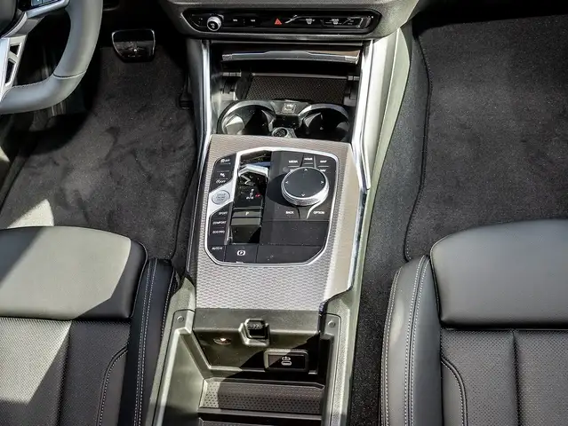 BMW 3 Series view 7