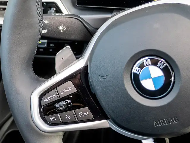 BMW 3 Series view 11