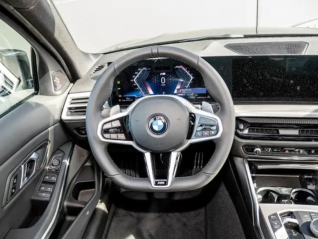 BMW 3 Series view 9