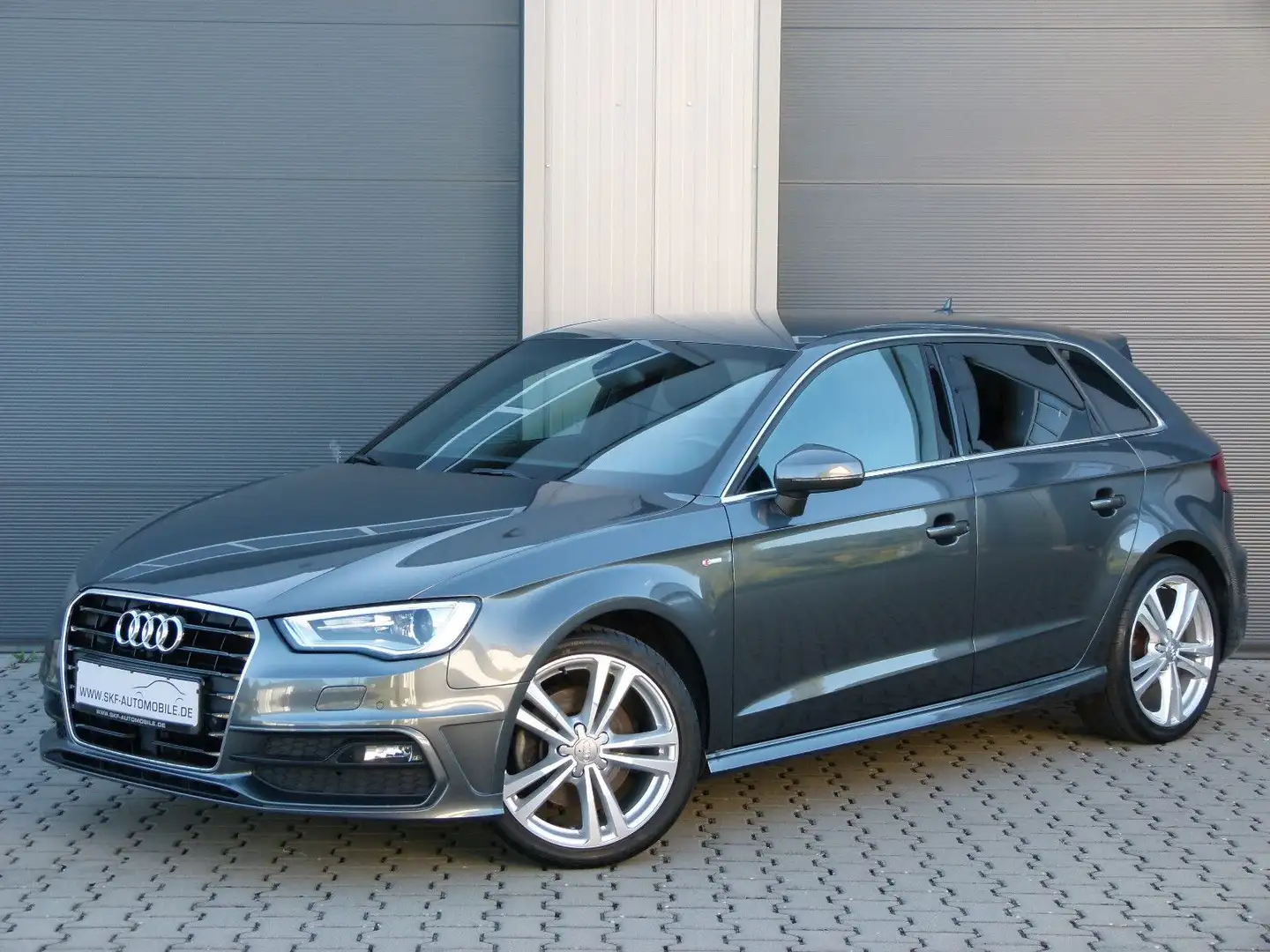 Audi A3 Sportb. S-Line Sportpaket Navi AHK 1-Hand ACC Grau - 1