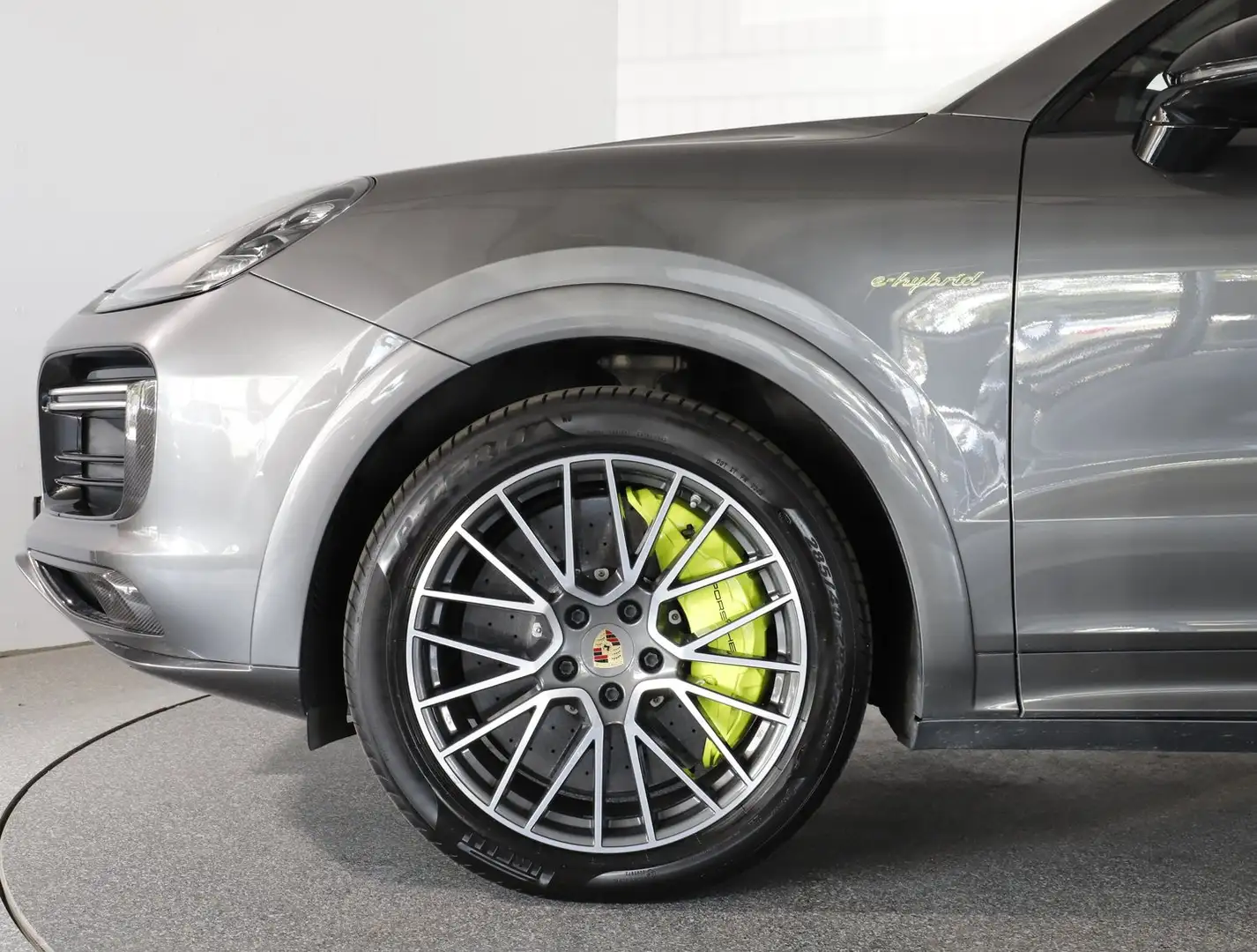 Porsche Cayenne Turbo S E-Hybrid Grau - 2