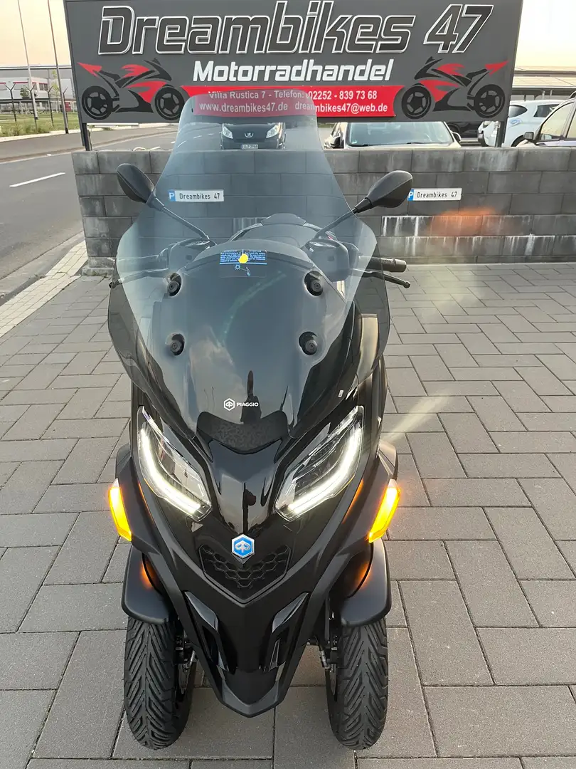 Piaggio MP3 400 **NEUFAHRZEUG**TZ**LIEFERUNG BUNDESWEIT 199,-€ Negru - 2