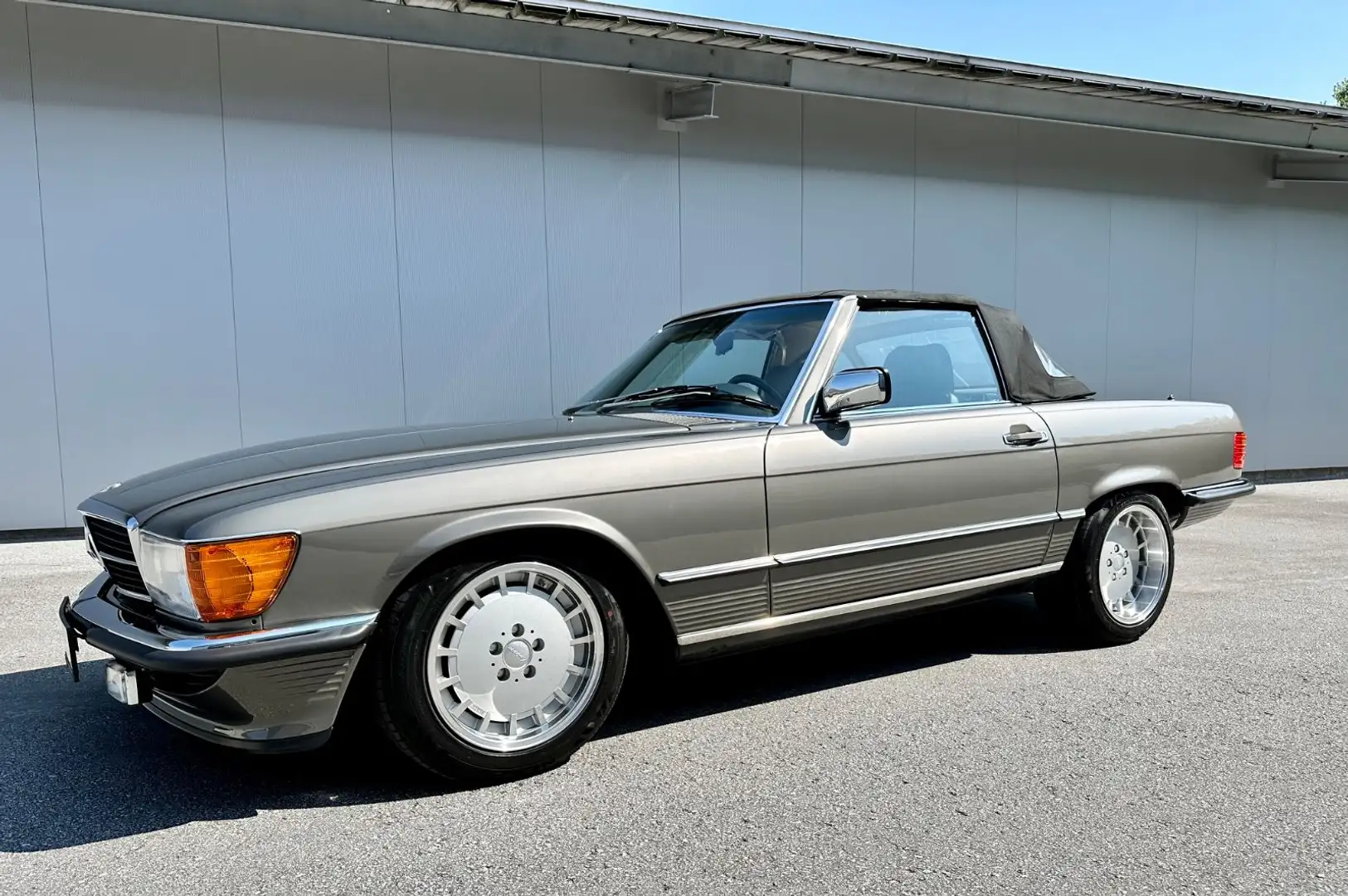 Mercedes-Benz SL 560 seltene Farbkombi Lorinser Sammlerauto Grau - 2