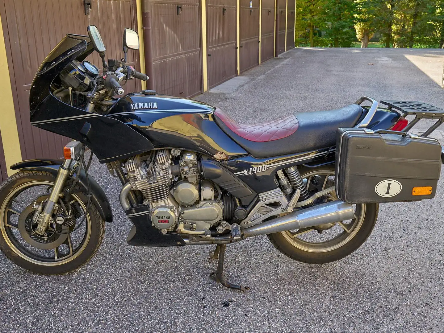 Yamaha XJ 900 F Fekete - 1