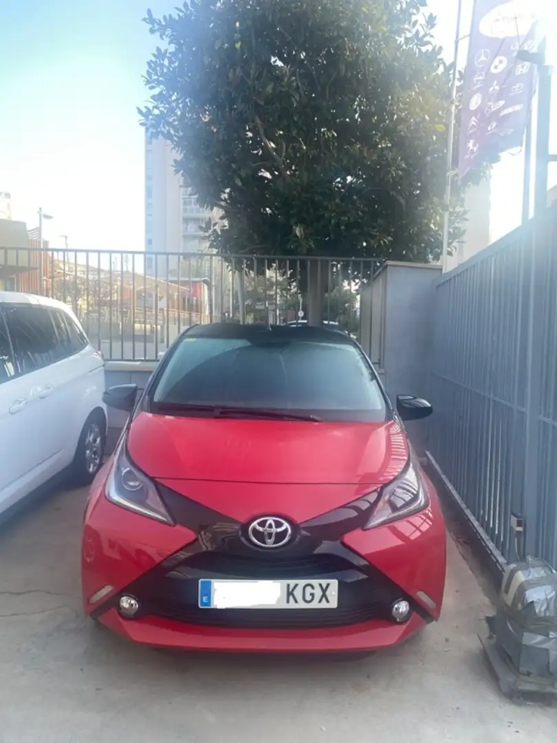 Toyota Aygo 1.0 VVT-i x-cite Rouge - 1