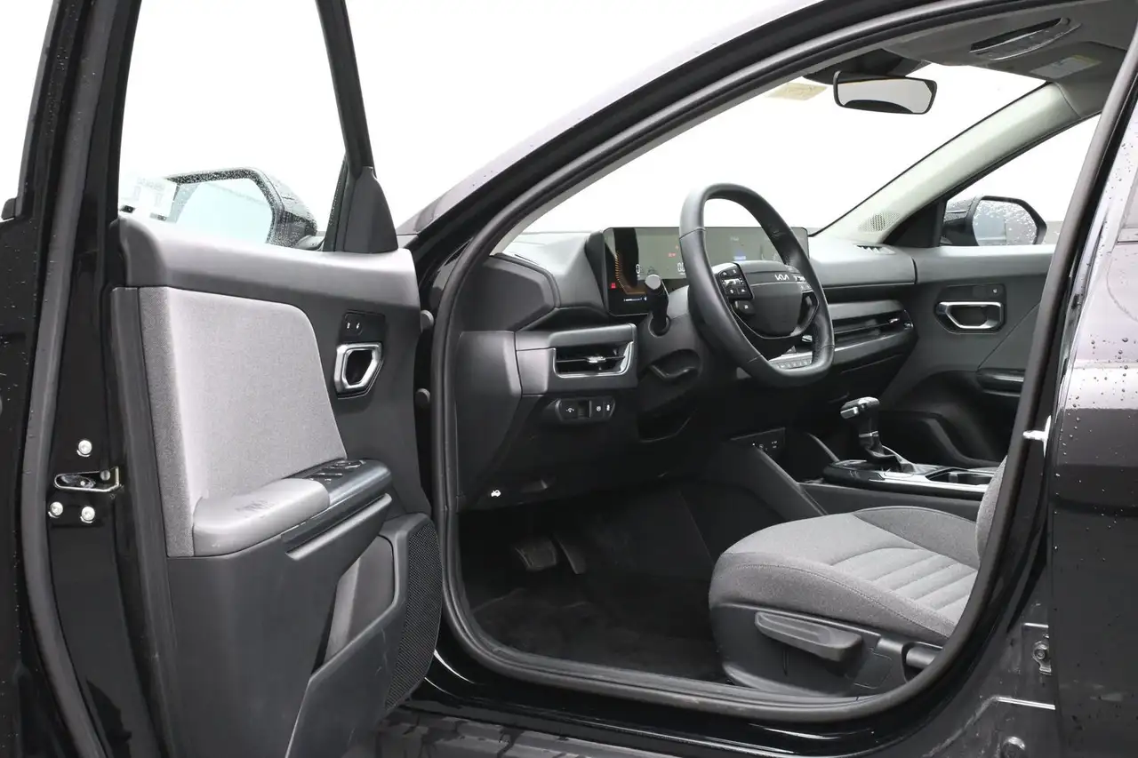 Kia K4 снимка Kia K4