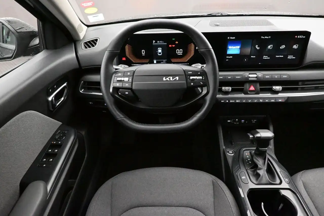 Kia K4 снимка Kia K4