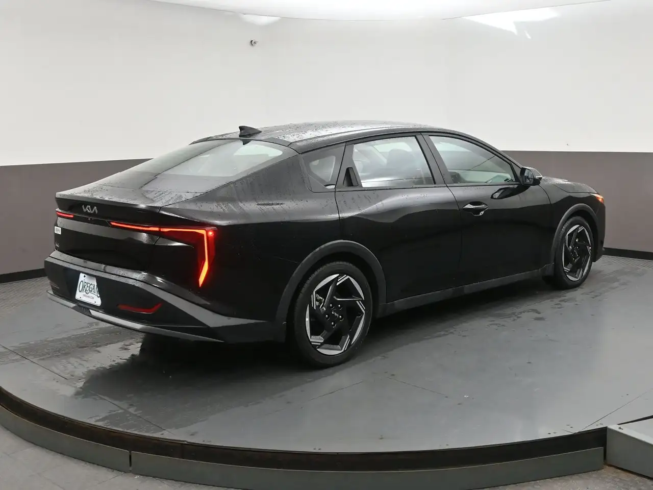 Kia K4 снимка Kia K4