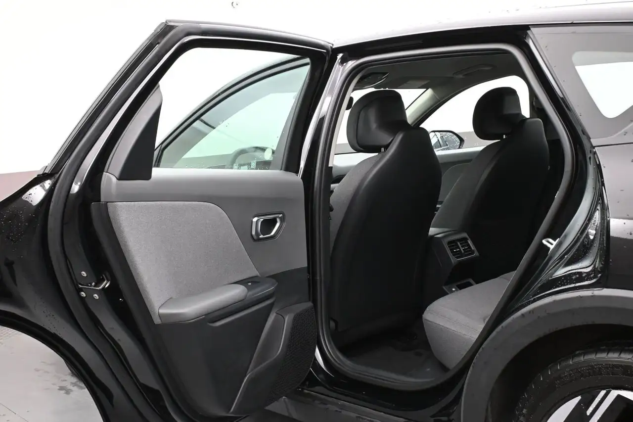 Kia K4 снимка Kia K4