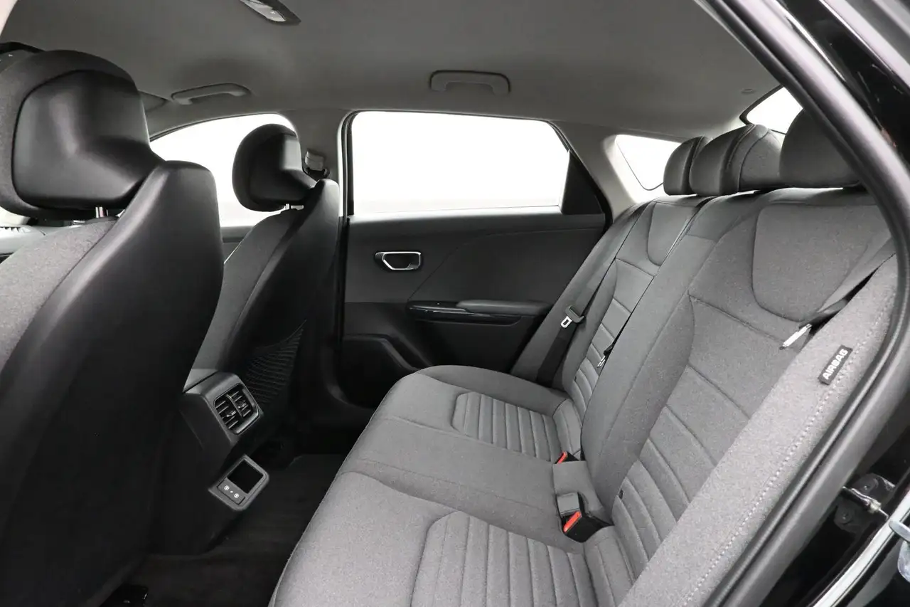 Kia K4 снимка Kia K4