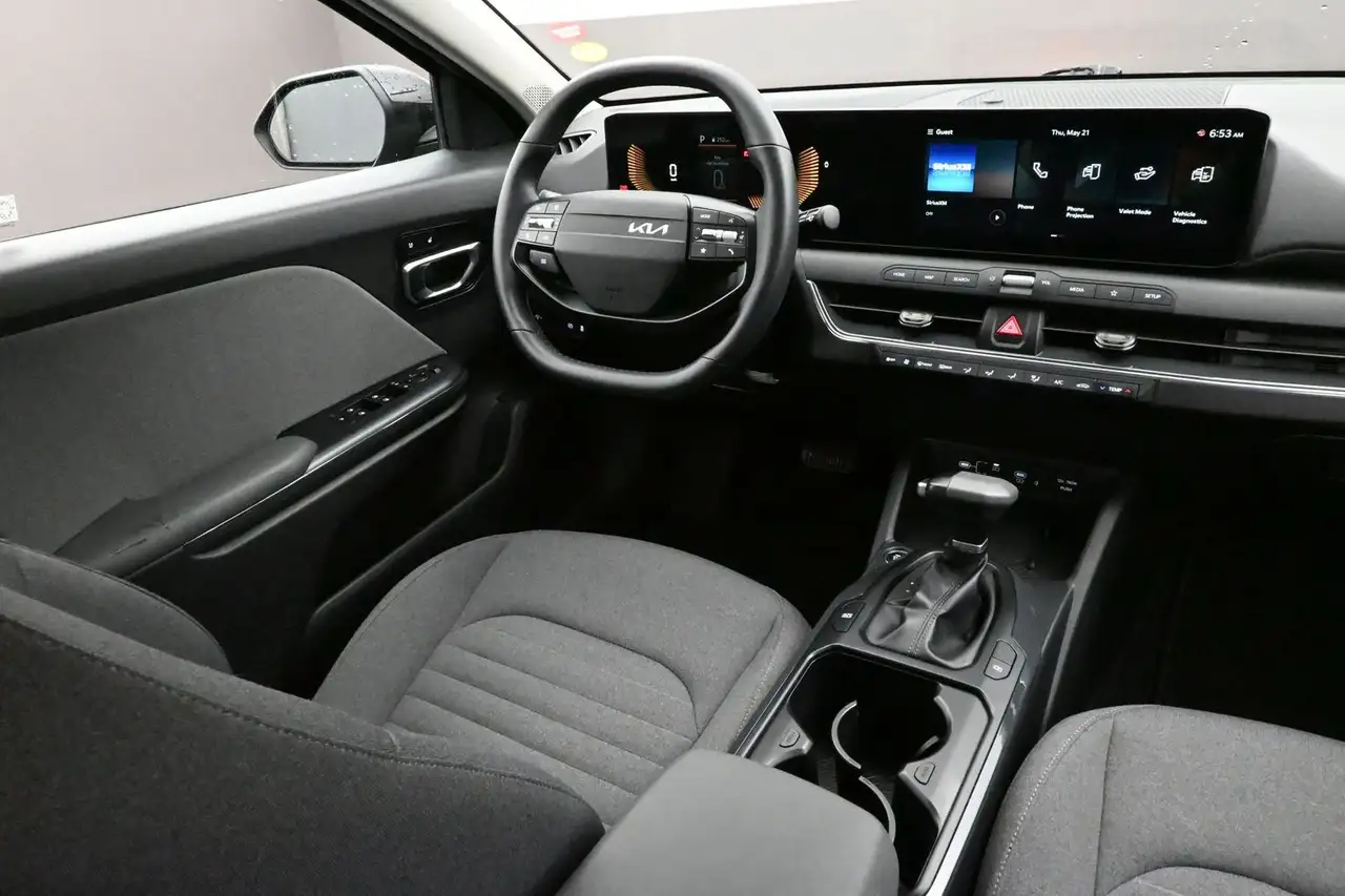Kia K4 снимка Kia K4