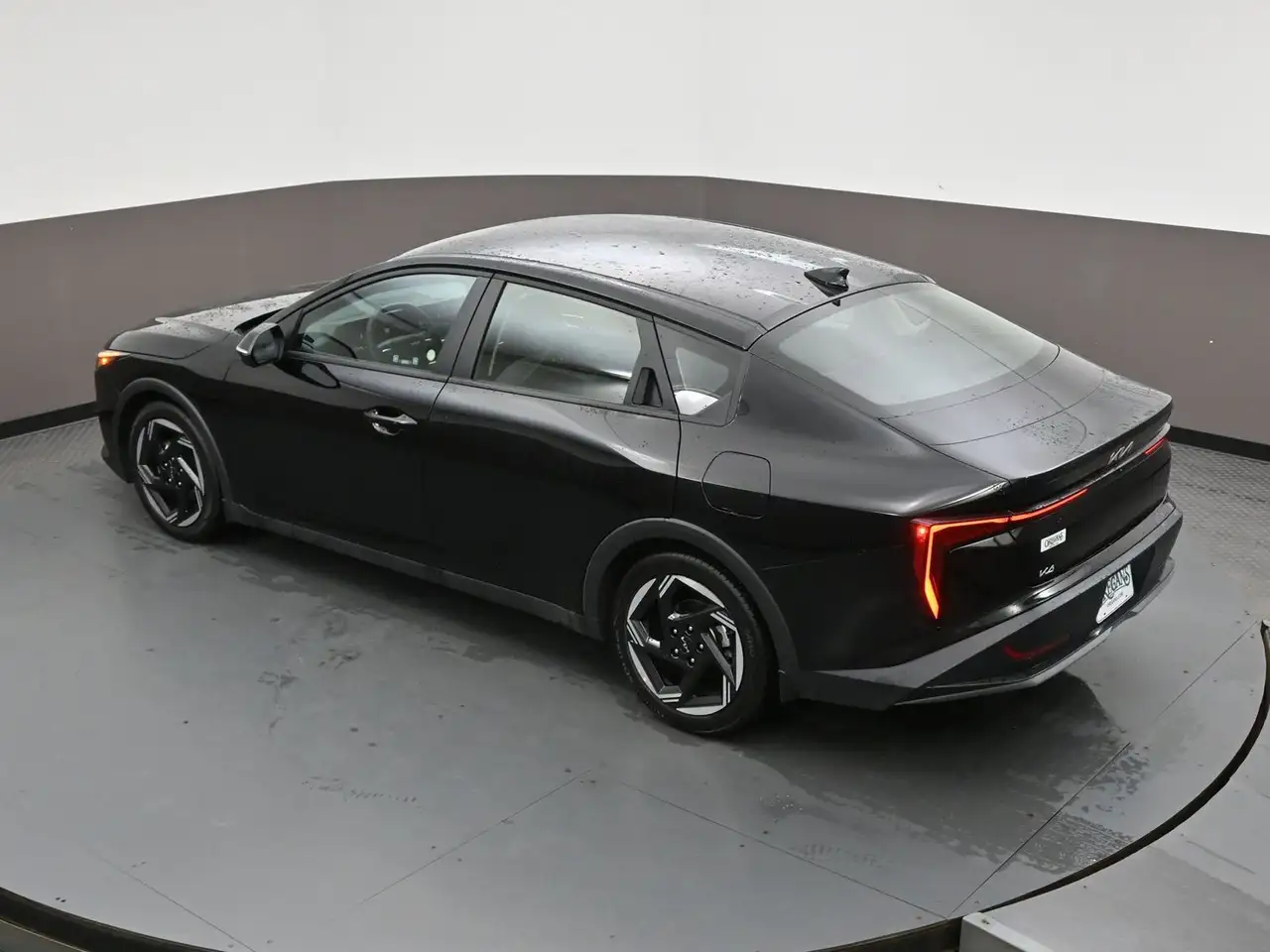 Kia K4 снимка Kia K4
