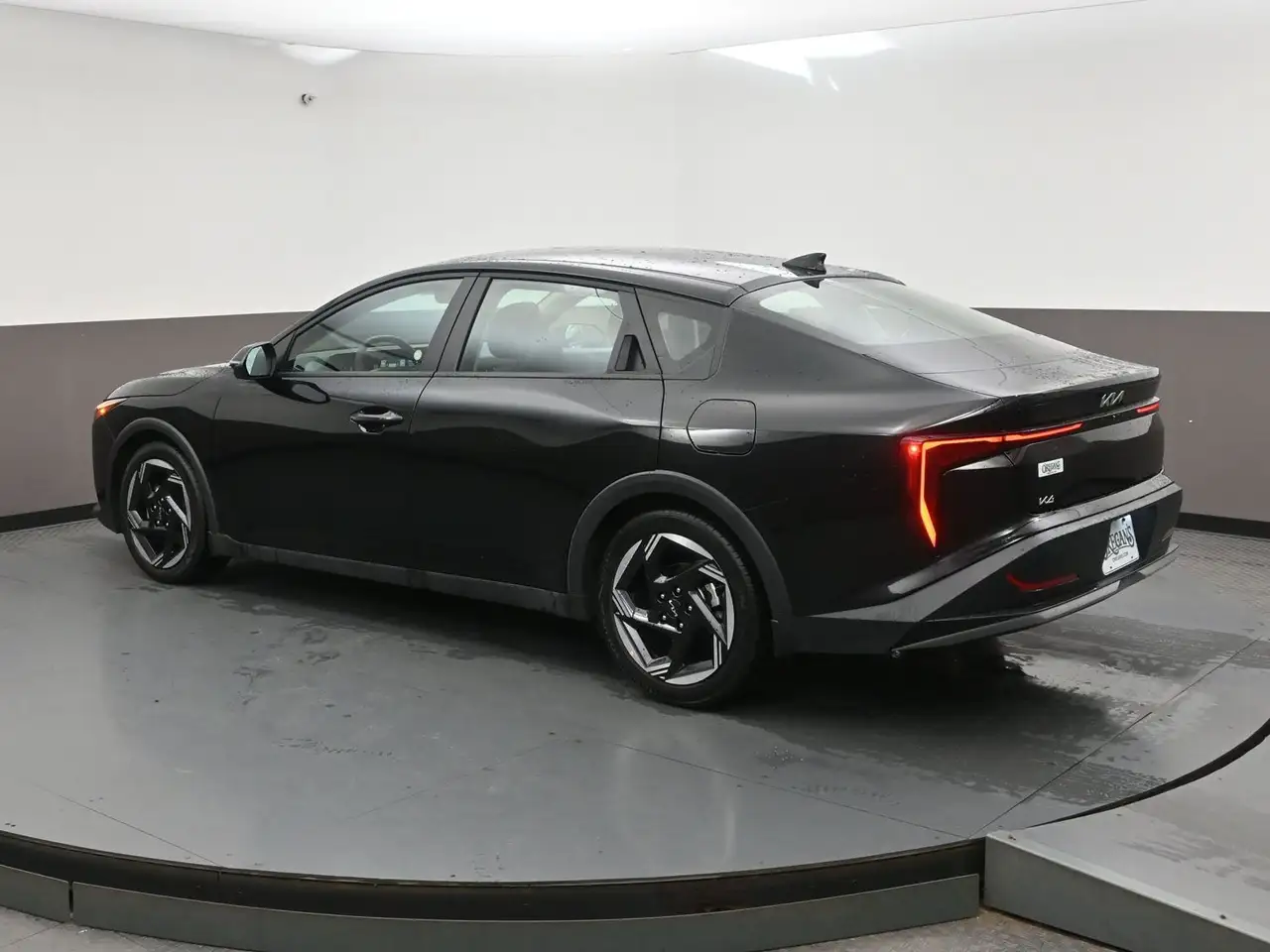 Kia K4 снимка Kia K4