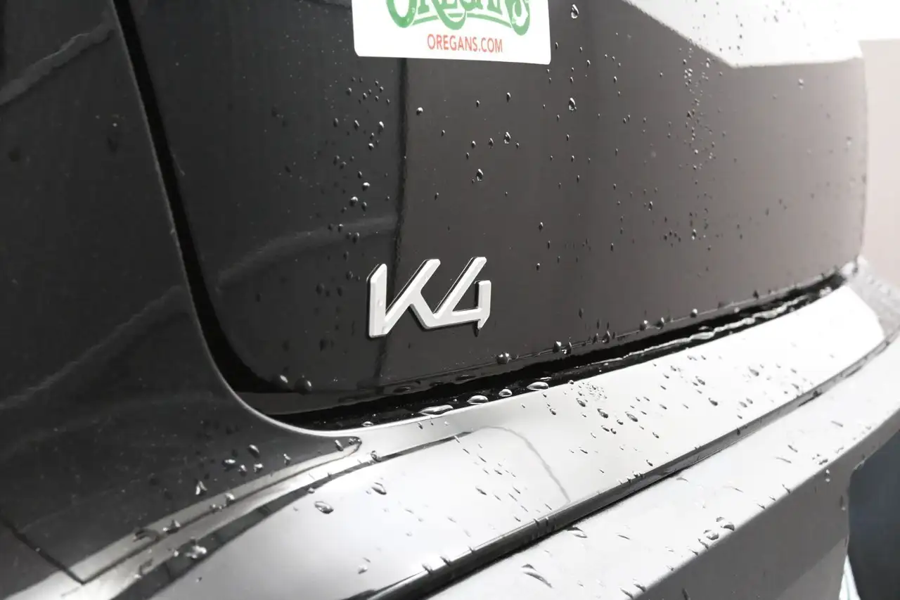 Kia K4 снимка Kia K4