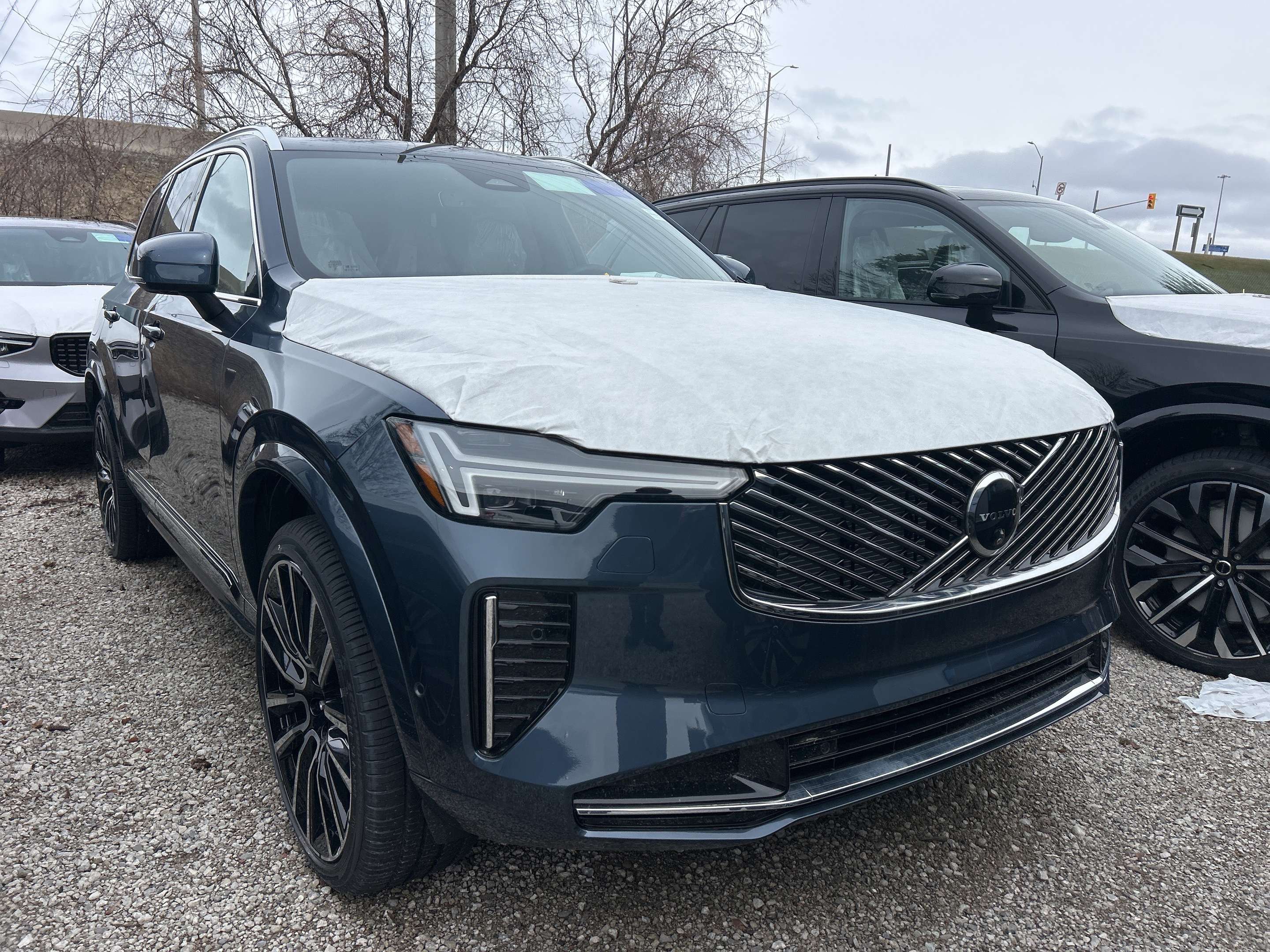2026 Volvo XC90 B6 AWD Ultra Bright Theme 7-Seater alt 5