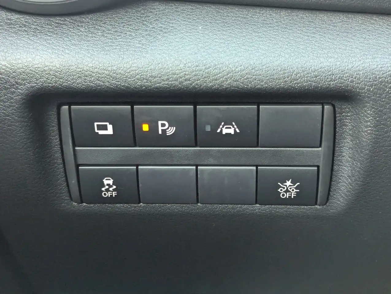 Nissan Versa снимка Nissan Versa