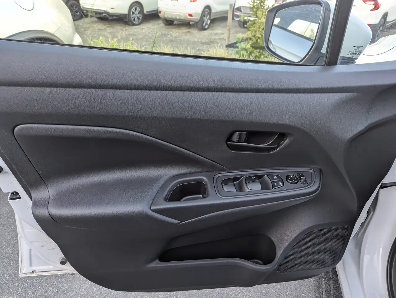 Nissan Versa снимка Nissan Versa