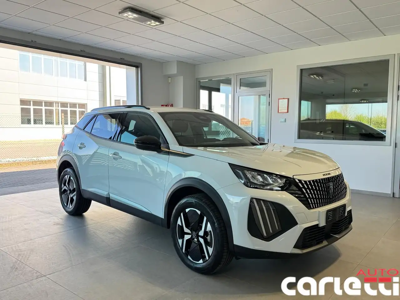 Peugeot 2008 Hybrid 145cv e-DCS6 Allure CON 8 ANNI GARANZIA!! — миниатюра 1