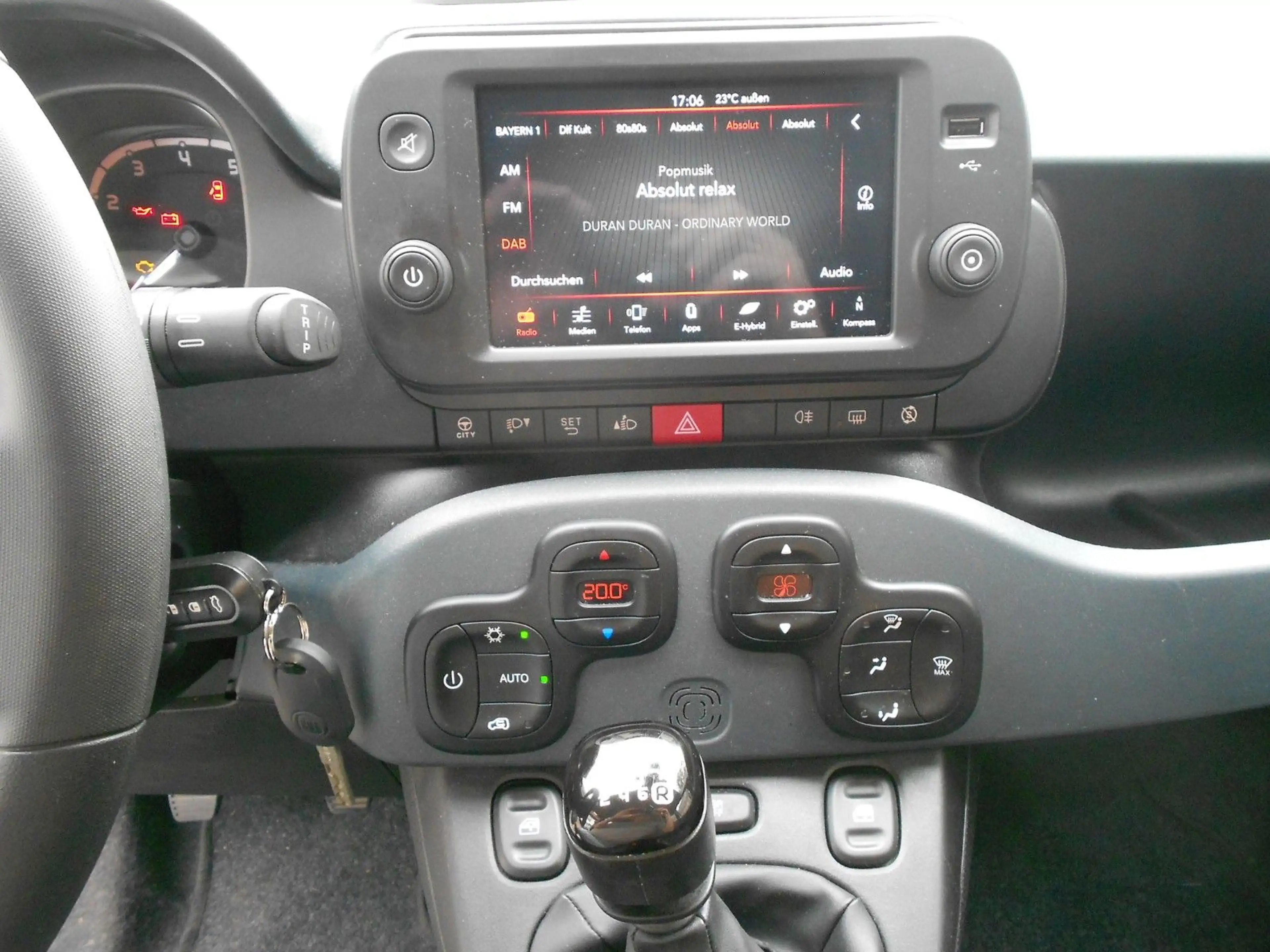 Fiat Panda Mild-Hybrid Klimaautomatik MFL DAB — photo 13