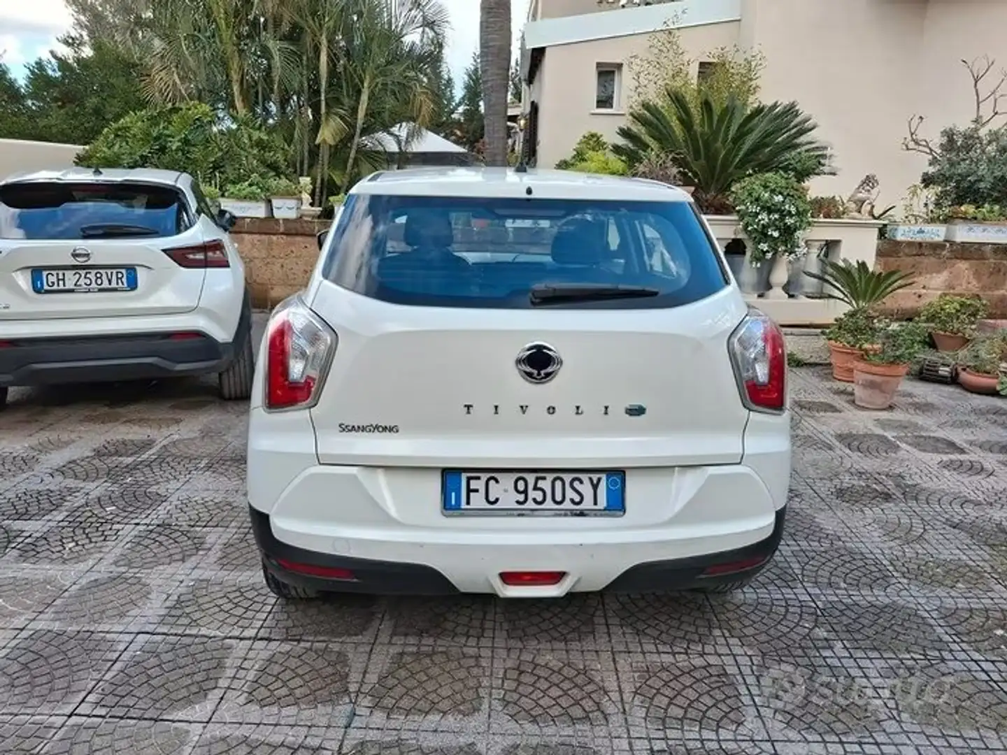SsangYong Tivoli Tivoli 1.6d Be 2wd Bílá - 1