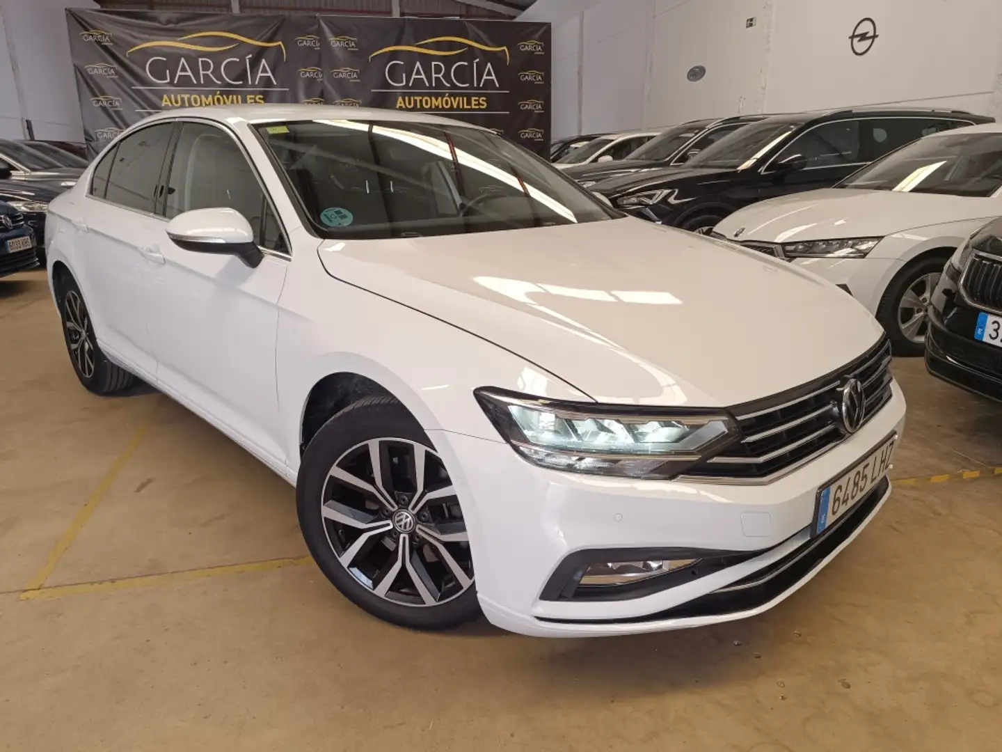 Volkswagen Passat 2.0TDI EVO Executive DSG7 110kW Weiß - 2