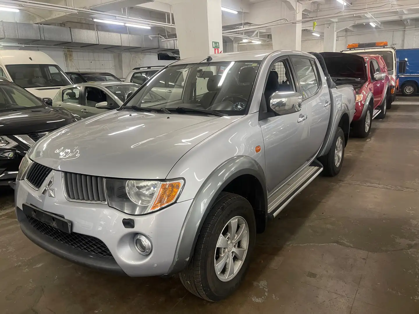 Mitsubishi L200 2.5 Turbo DI-D 4WD Intense Rouge - 2
