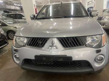 2.5 Turbo DI-D 4WD Intense